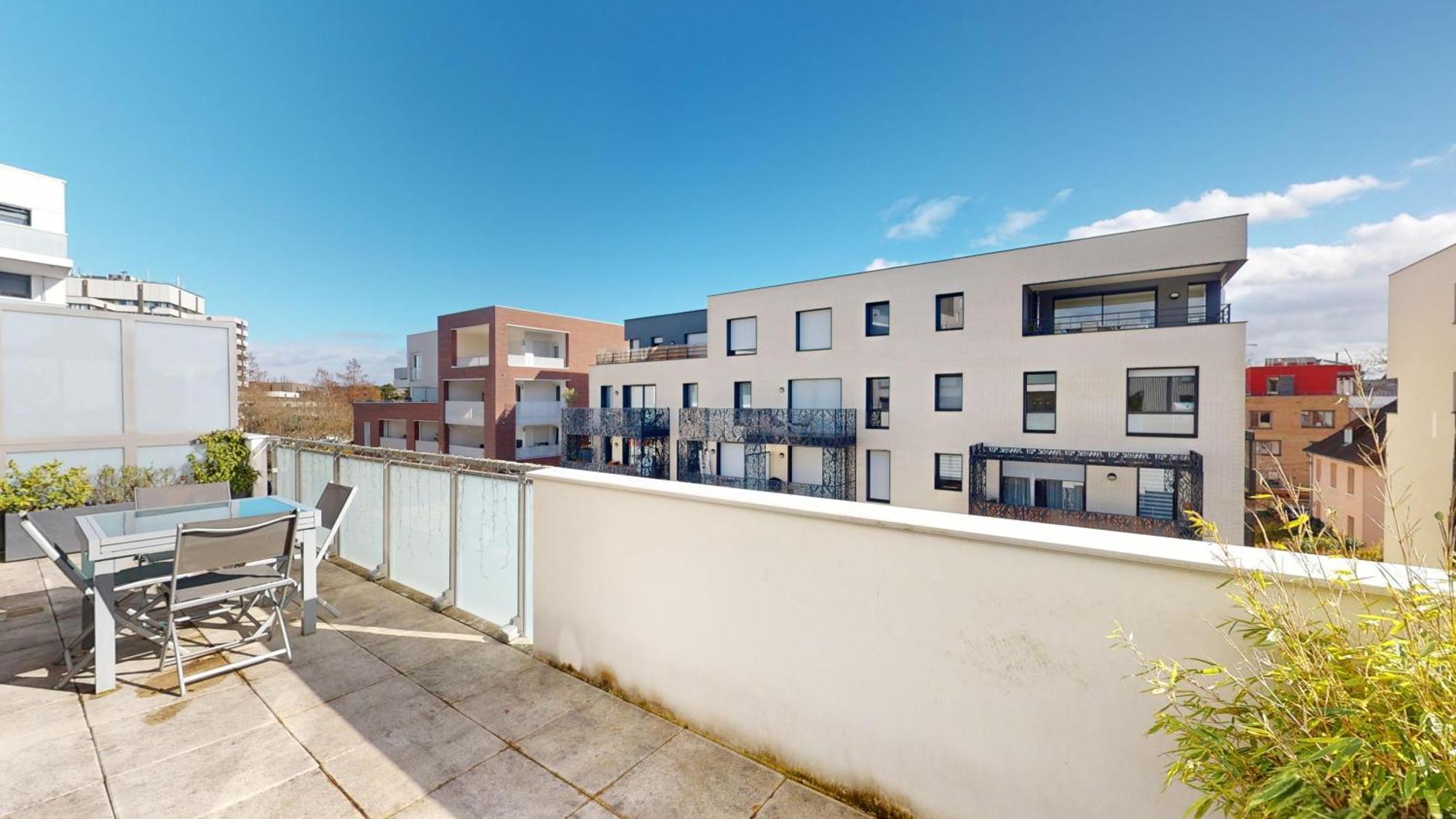 Cityheart Constellation Avec Parking Estrasburgo Exterior foto