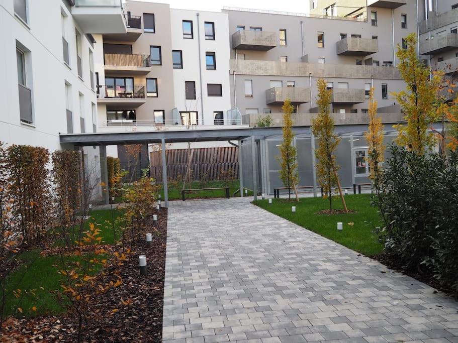 Cityheart Constellation Avec Parking Estrasburgo Exterior foto