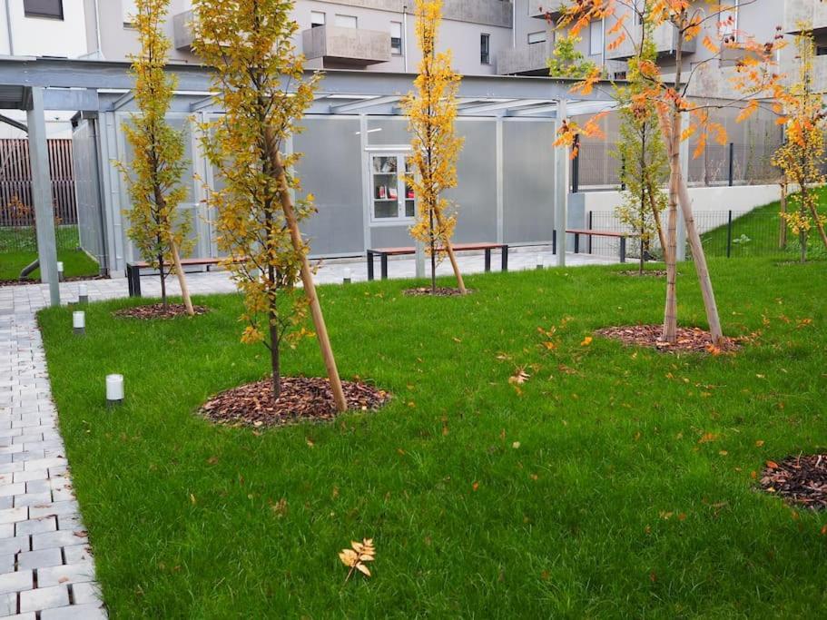 Cityheart Constellation Avec Parking Estrasburgo Exterior foto